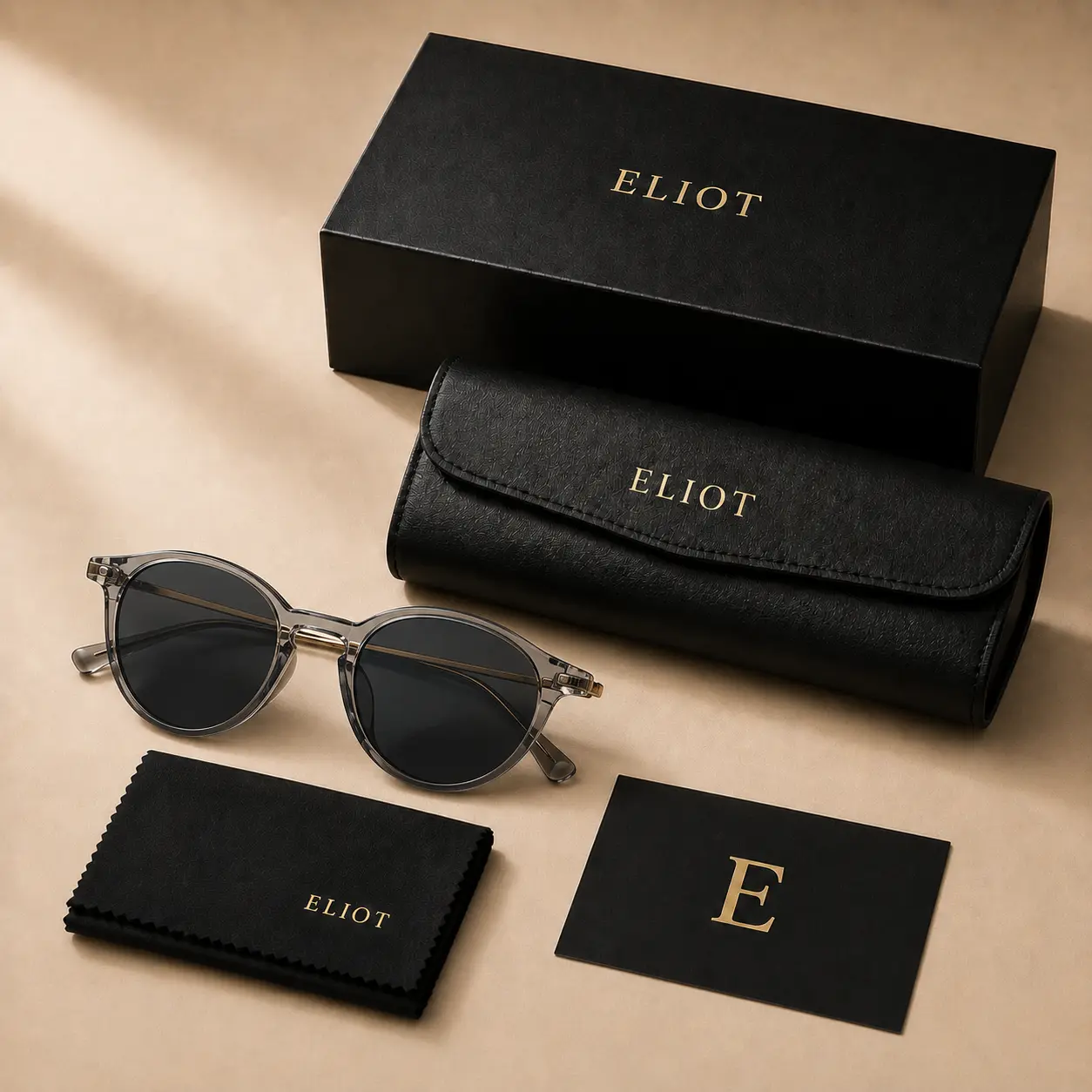 Écrin et accessoires des lunettes Marco